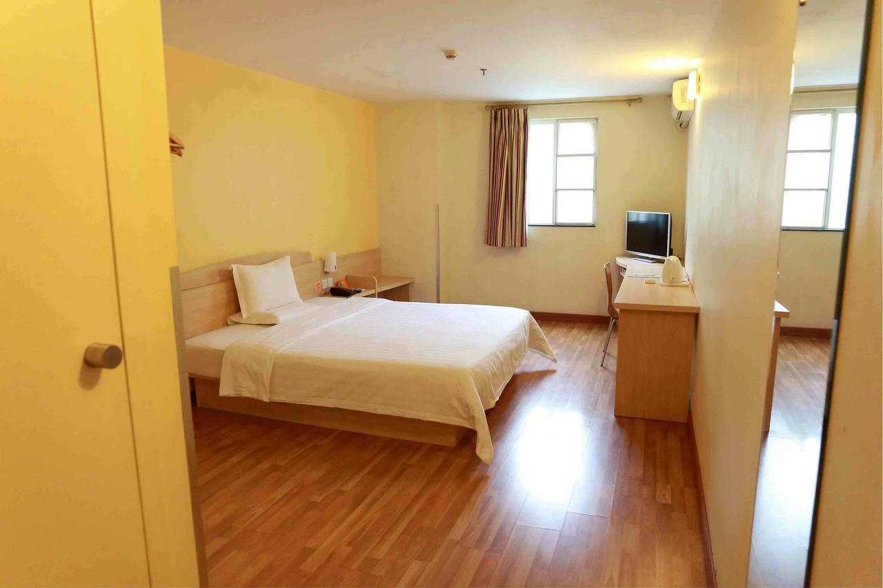 7Days Inn Wuhan Airport Panlong City Εξωτερικό φωτογραφία